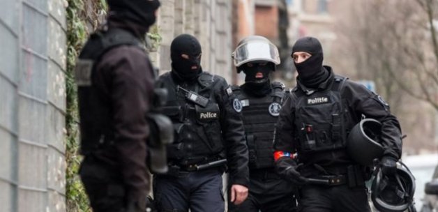 Belçika'da silahlı saldırgan paniği
